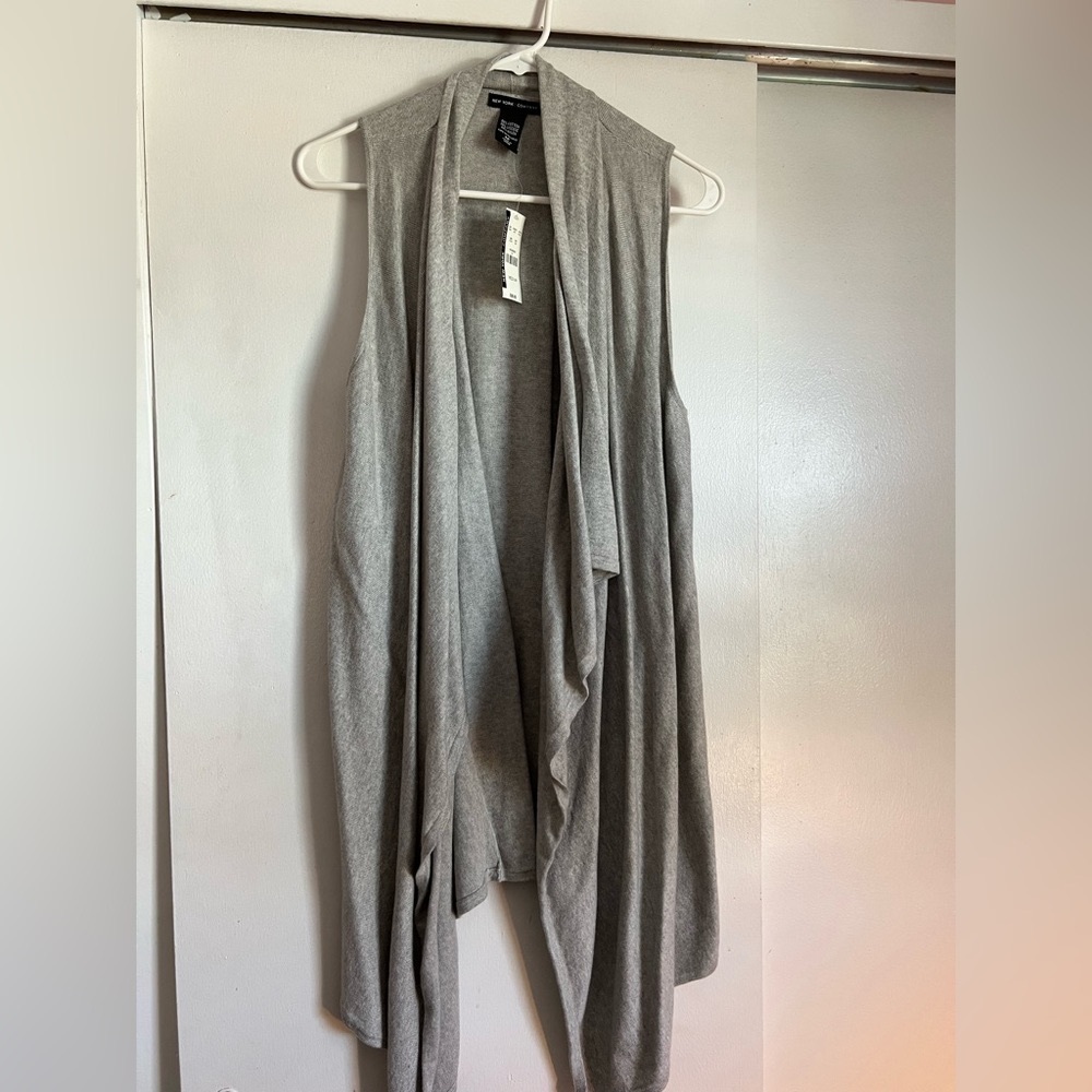 NEW With TAGS New York & Company Gray tank cardigan - Medium